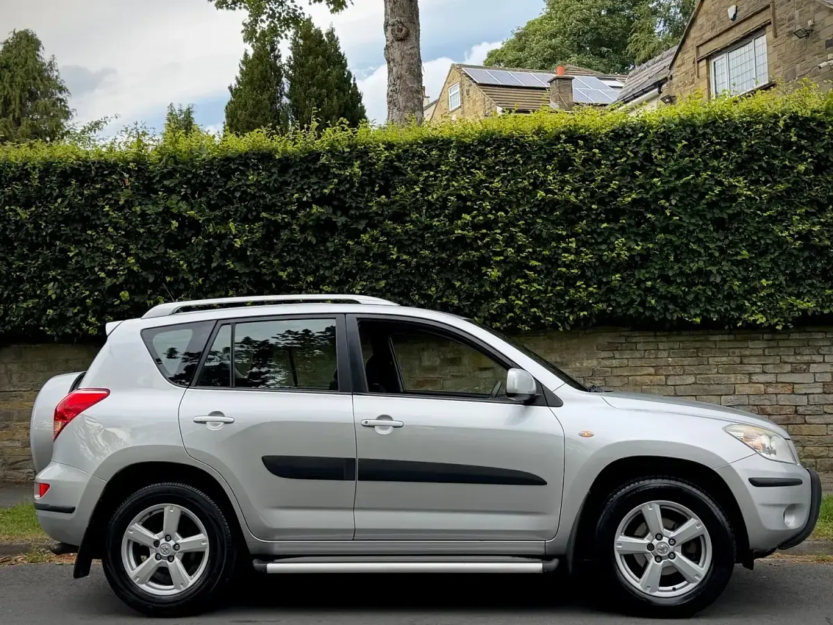 Used Toyota RAV4 149 HP (109 kW) 2007 Silver SUV