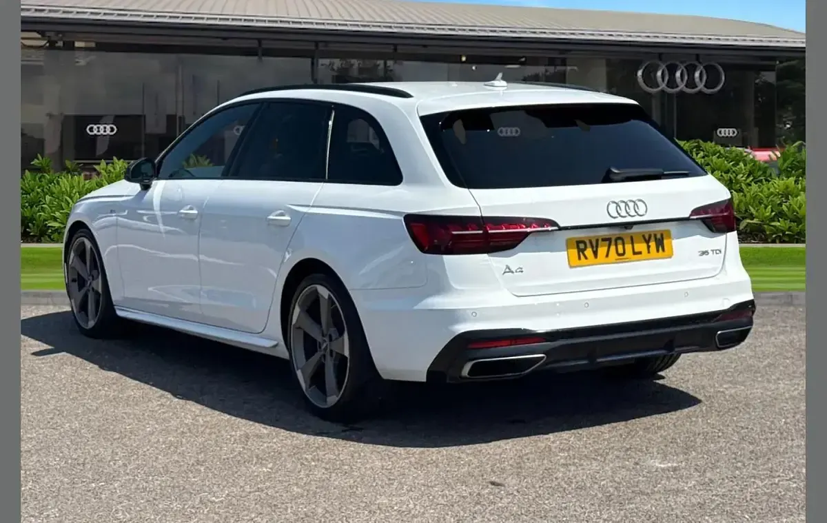 Used Audi A4 Black Edition 163 HP (119 kW) 2020 White Estate