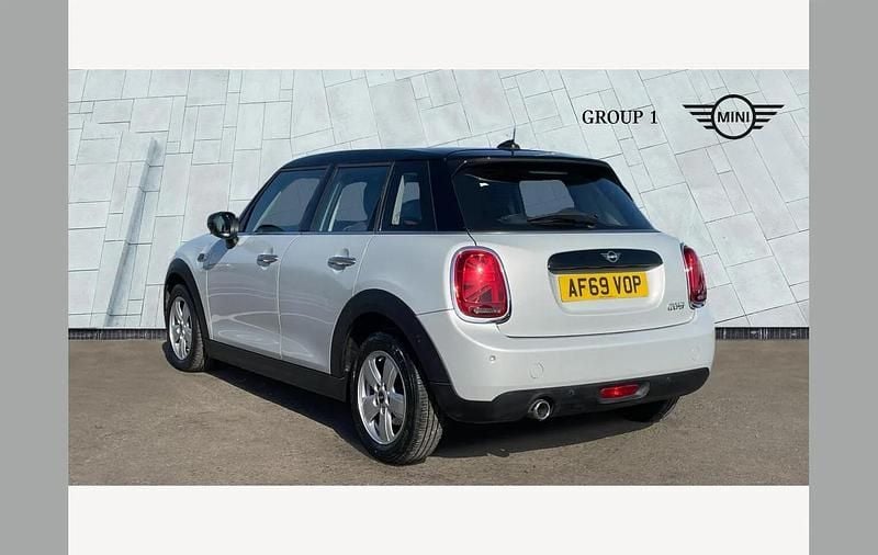 Used Mini Cooper Classic 134 HP (98 kW) 2019 Silver Hatchback
