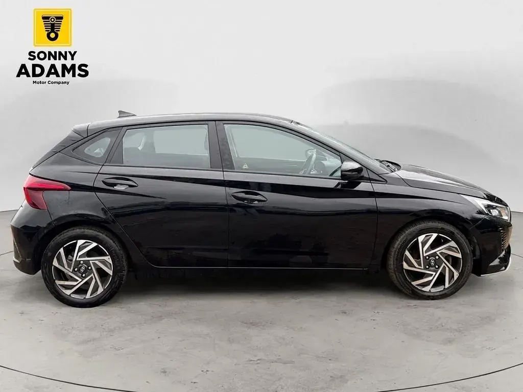 Used Hyundai i20 Advanced 100 HP (73 kW) 2024 Black Hatchback
