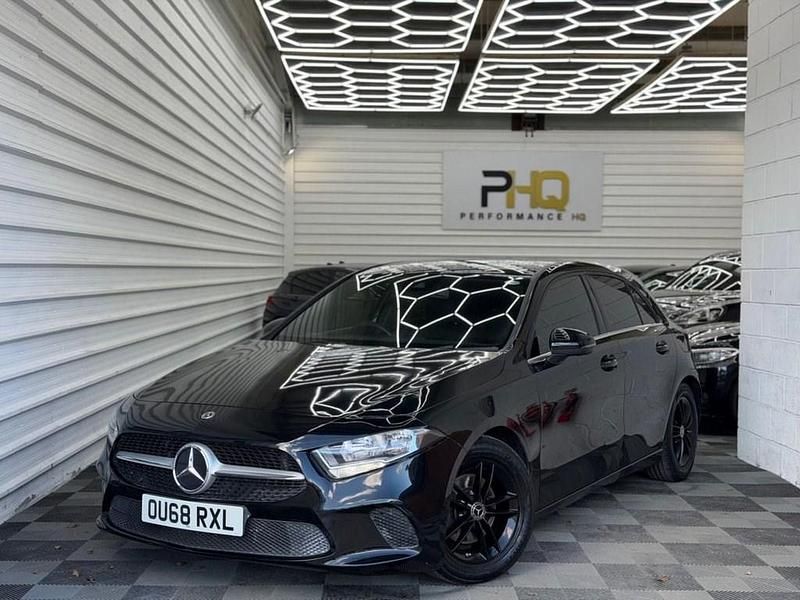 Used Mercedes A180 SE 116 HP (85 kW) 2018 Black Hatchback