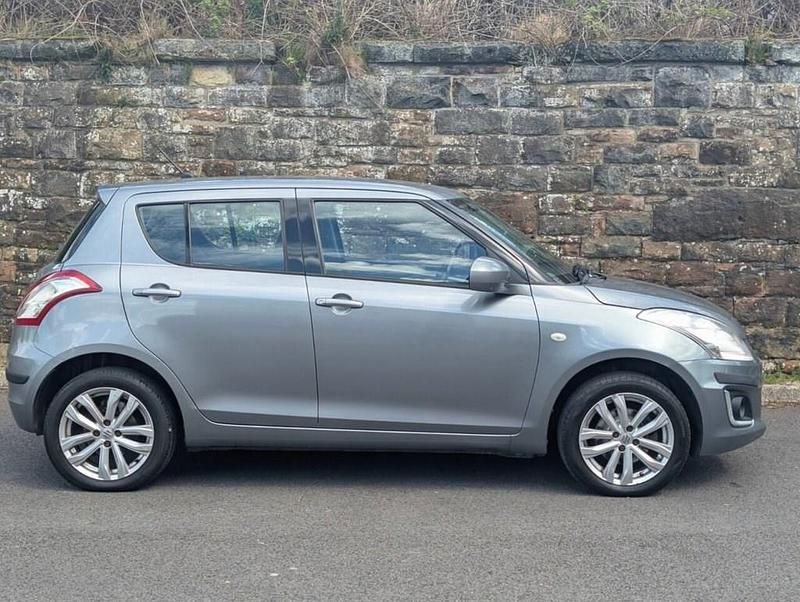 Usado Suzuki Swift SZ3 94 HP (69 kW) 2013 Cinzento Citadino