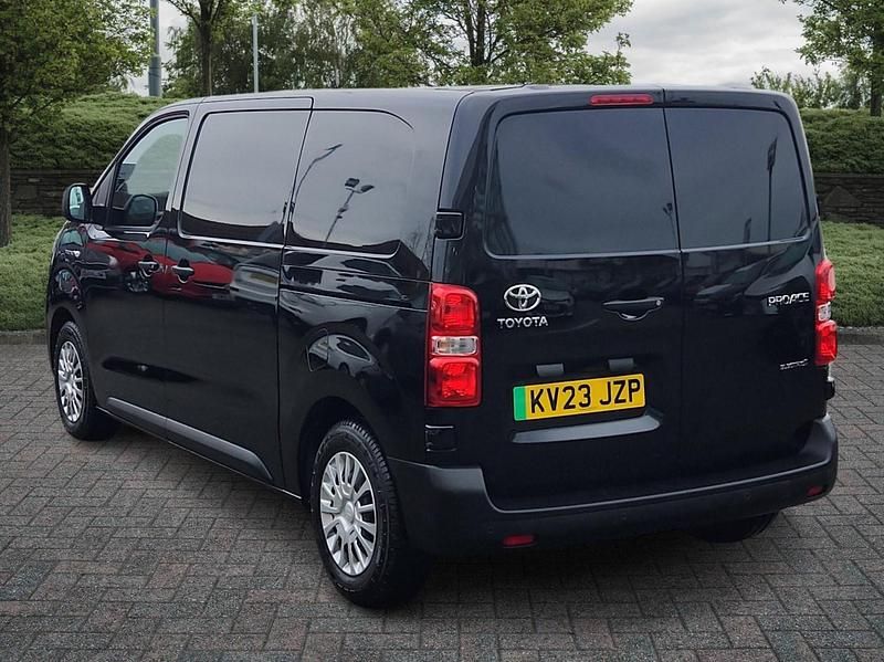Used Toyota Proace 100 kW (136 HP) 2023 Black MPV
