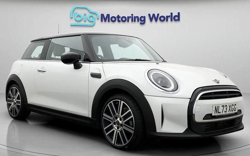 Used Mini Cooper Exclusive 136 HP (100 kW) 2022 White Hatchback