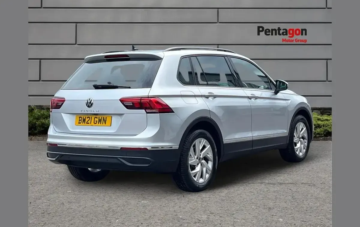 Used VW Tiguan Life 150 HP (110 kW) 2021 Silver SUV