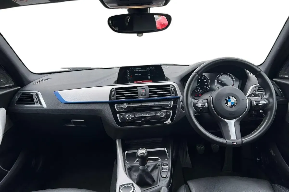Used BMW 118 M Sport 150 HP (110 kW) 2019 White Hatchback
