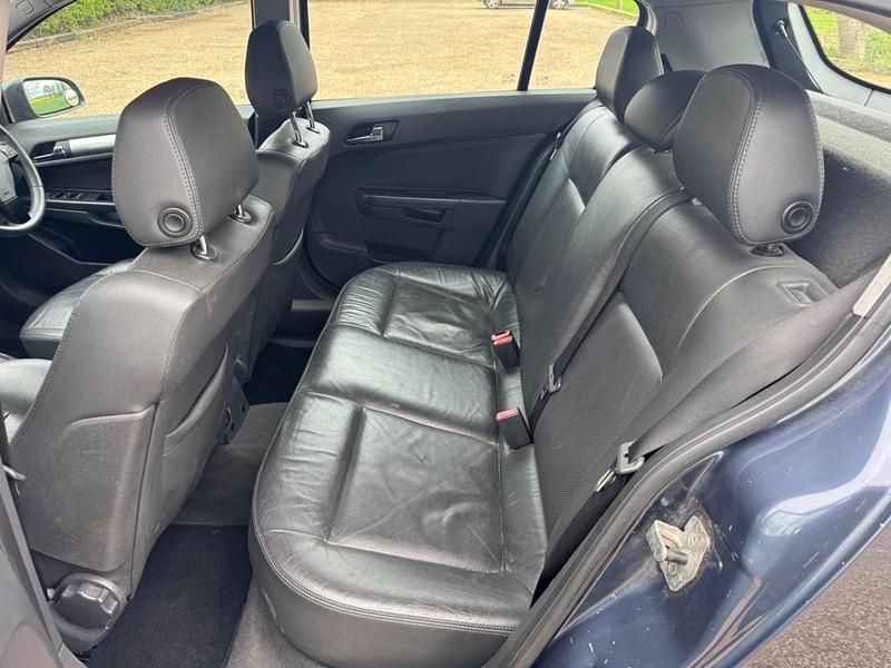 Second-hand Vauxhall Astra Elite 2008 Albastru Hatchback
