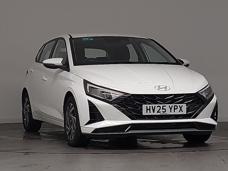 Used Hyundai i20 Advanced 100 HP (73 kW) 2025 White Hatchback