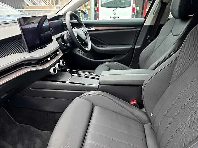 Used Skoda Superb LAURIN & KLEMENT 190 HP (139 kW) 2026 Midnight black metallic Estate