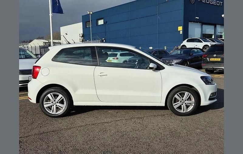 Used VW Polo Match 58 HP (42 kW) 2016 White Hatchback
