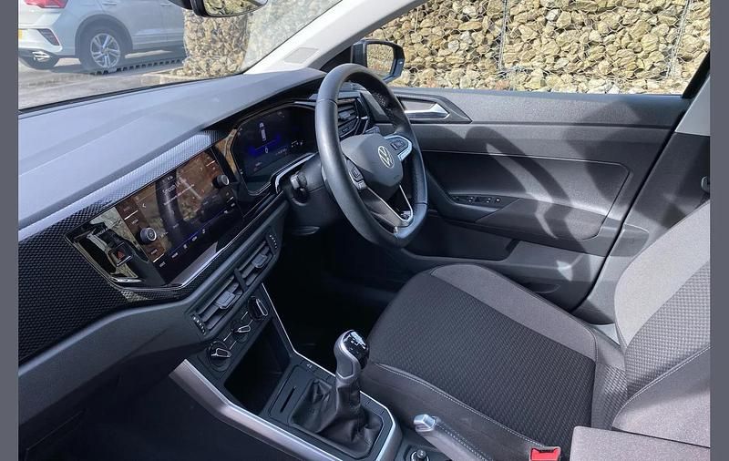 Used VW Polo Life 94 HP (69 kW) 2022 White Hatchback