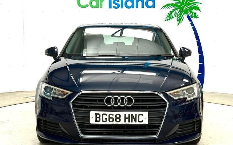 Used Audi A3 Sportback Business 116 HP (85 kW) 2018 Blue Hatchback