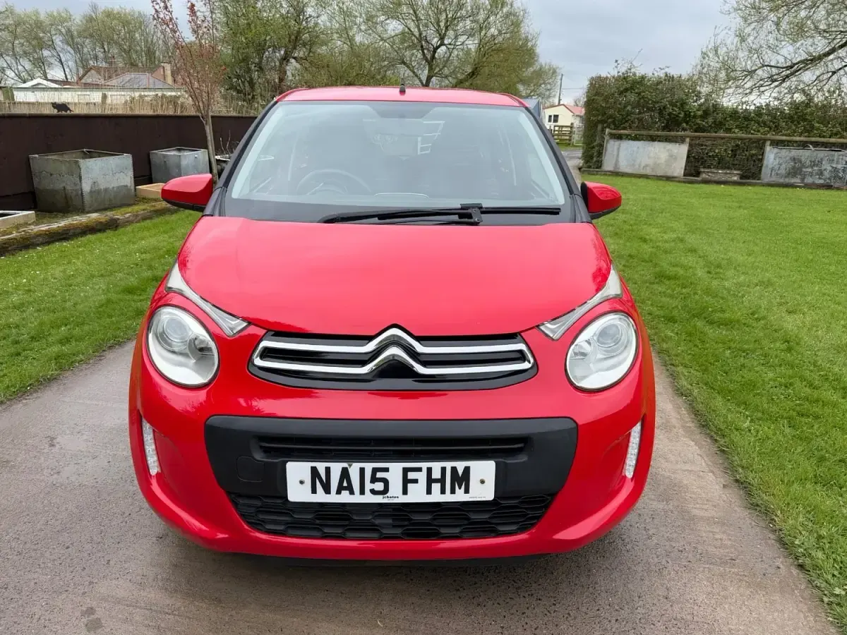 Używany Citroën C1 Feel 68 KM (50 kW) 2015 Czerwony Hatchback