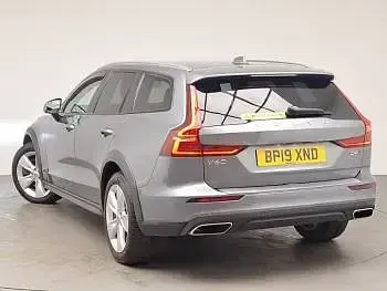 Used Volvo V60 CC 190 HP (139 kW) 2019 Grey Estate