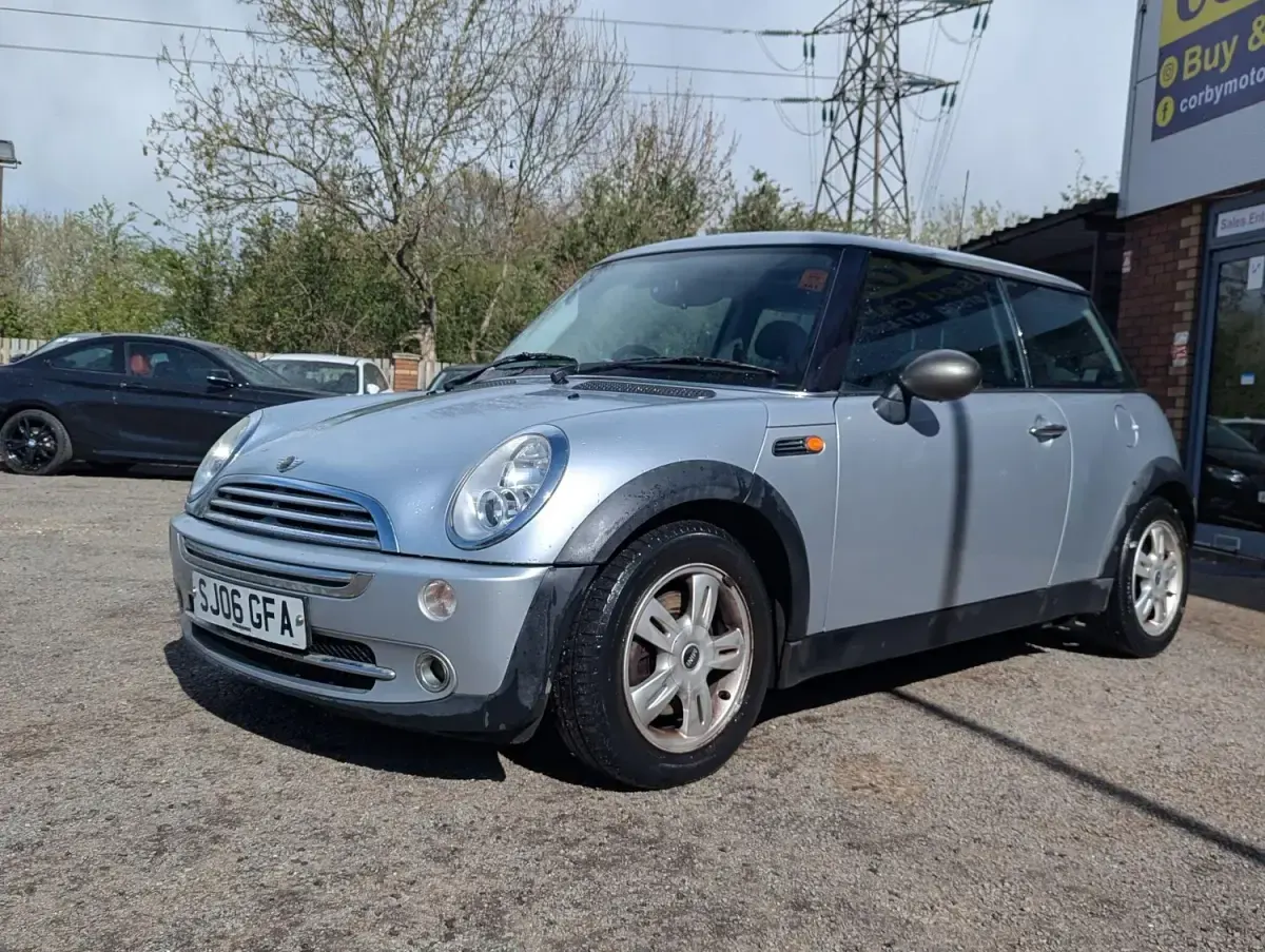Używany Mini ONE Hatch 90 KM (66 kW) 2006 Srebrny Hatchback