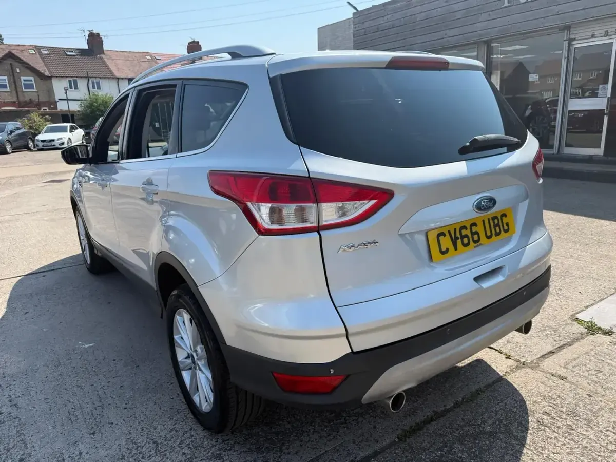 Used Ford Kuga Titanium 150 HP (110 kW) 2016 Silver SUV