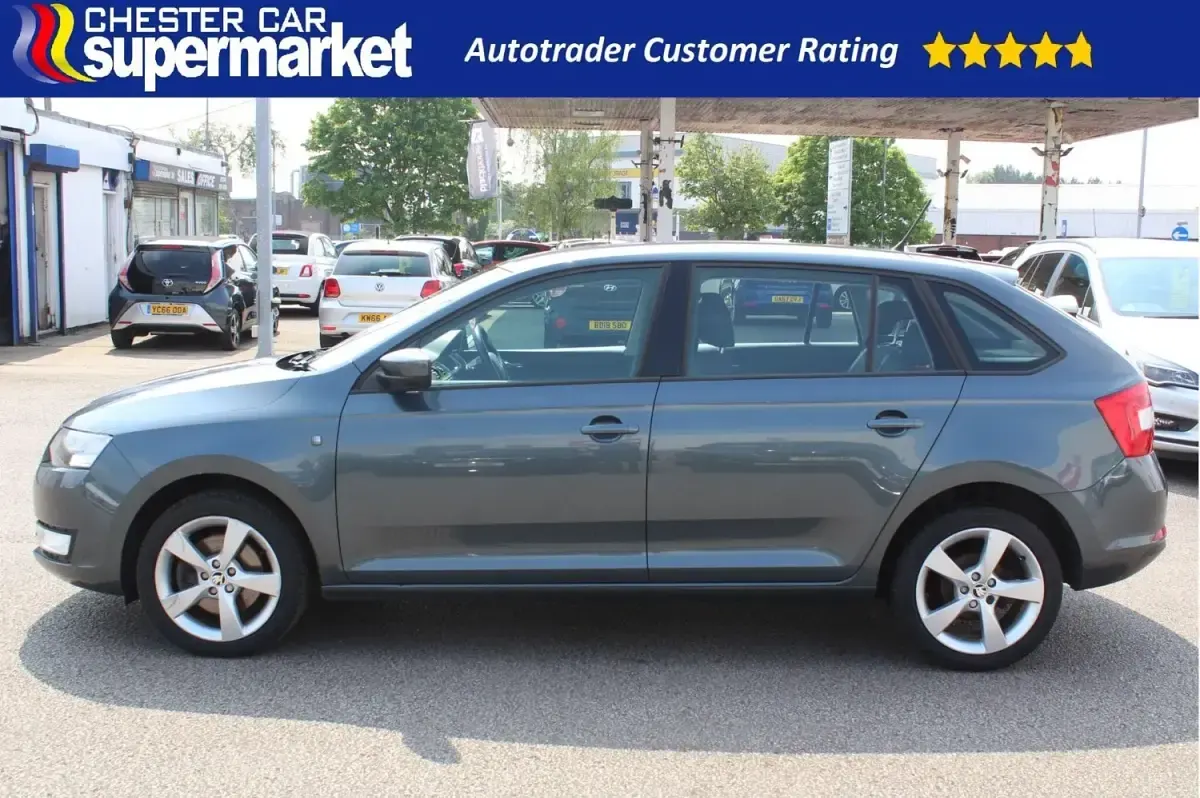 Używany Skoda Rapid SE 105 KM (77 kW) 2015 Szary Hatchback