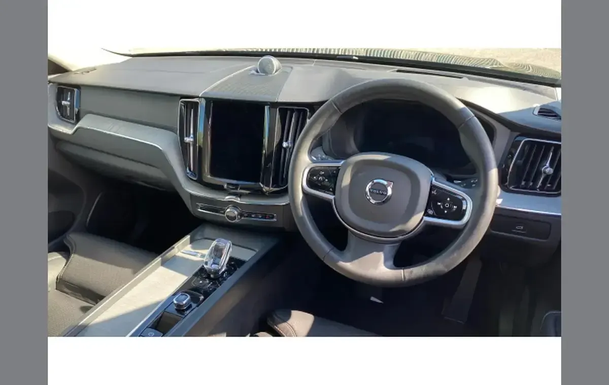 Used Volvo XC60 Ultra 250 HP (183 kW) 2025 Black SUV