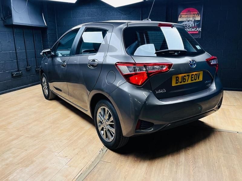 Used Toyota Yaris Hybrid 2017 Bronze Hatchback