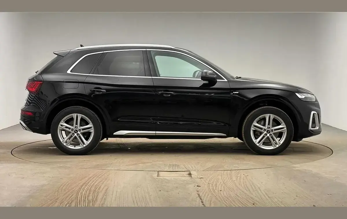 Used Audi Q5 S-Line 261 HP (191 kW) 2023 Black SUV