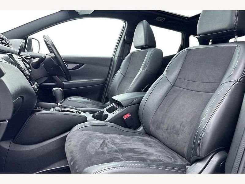 Used Nissan Qashqai N-Vision 130 HP (95 kW) 2017 Black SUV