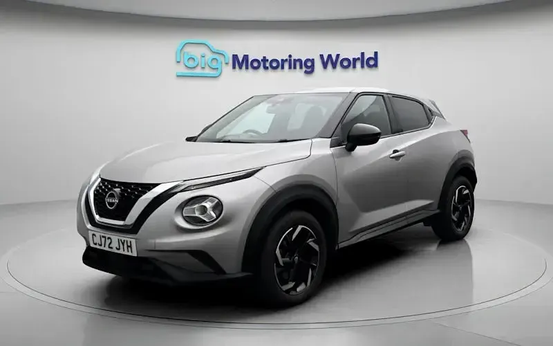 Used Nissan Juke N-Connecta 114 HP (83 kW) 2023 Silver SUV