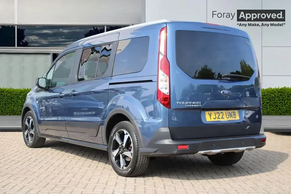 Used Ford Grand Tourneo Connect Active 2022 Chrome blue MPV