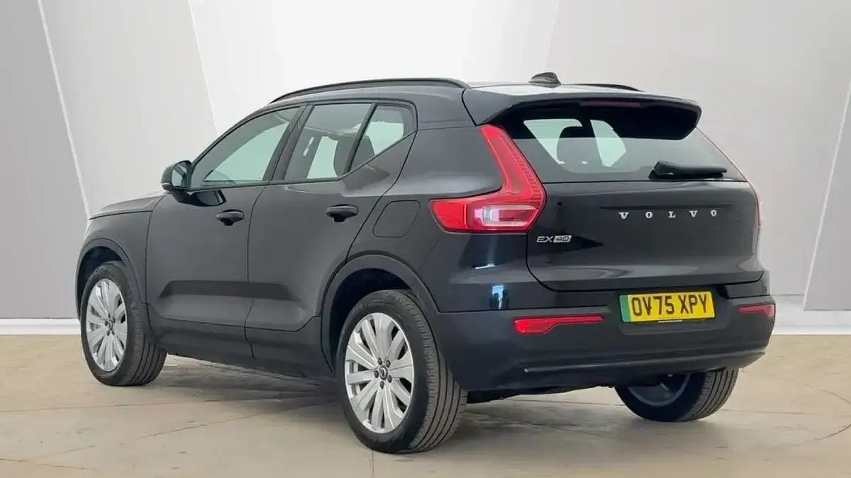 Used Volvo EX40 Core 185 kW (252 HP) 2025 Onyx black SUV