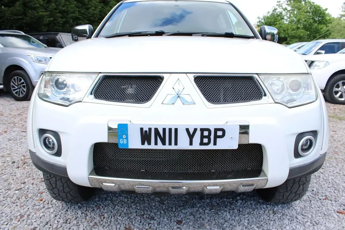 Used Mitsubishi L200 176 HP (129 kW) 2011 White Pickup