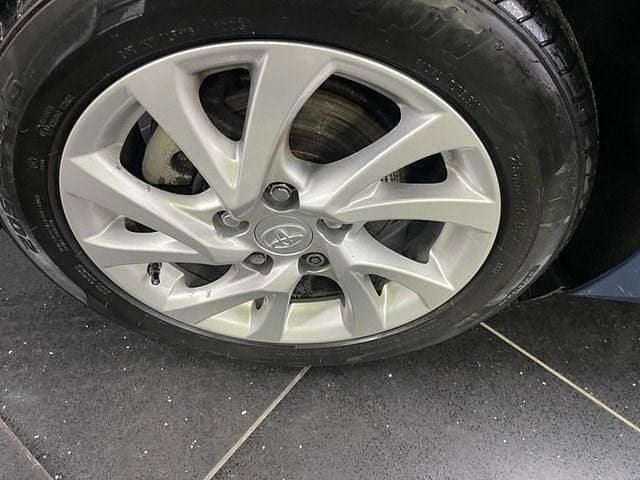 Used Toyota Auris 116 HP (85 kW) 2017 Blue Hatchback