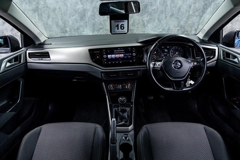 Used VW Polo SE 65 HP (47 kW) 2019 Grey Hatchback