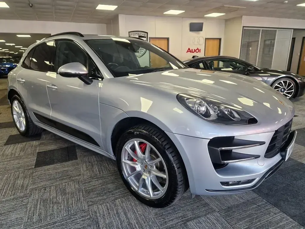Used Porsche Macan Turbo 400 HP (294 kW) 2014 Silver SUV