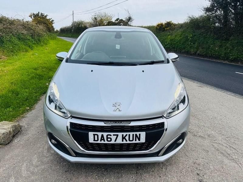 Used Peugeot 208 Allure Premium 82 HP (60 kW) 2018 Silver Hatchback