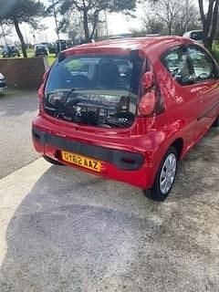 Used Peugeot 107 Active 68 HP (50 kW) 2012 Red Hatchback