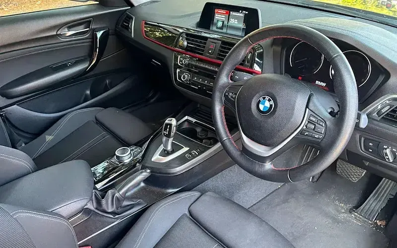 Used BMW 118 Sport Line 136 HP (100 kW) 2019 Grey Hatchback
