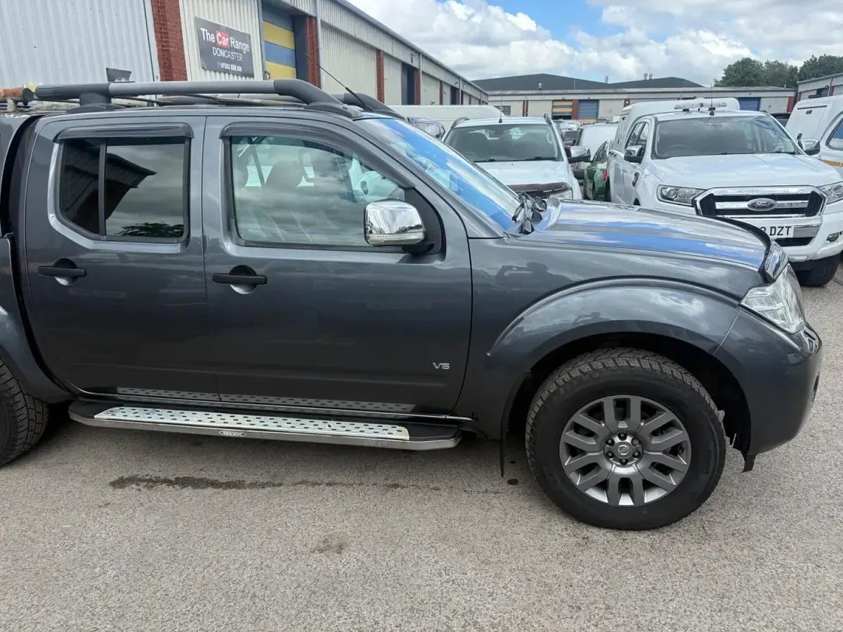 Used Nissan Navara 2013 Grey Pickup
