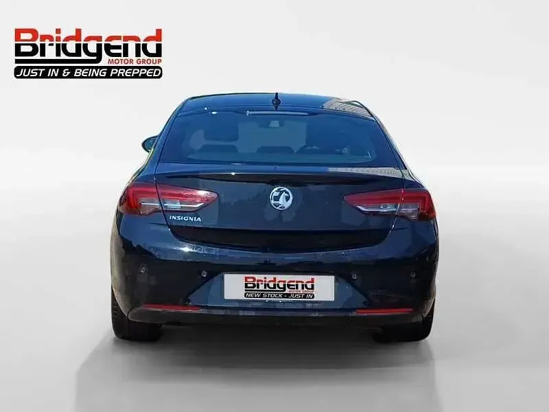 Used Vauxhall Insignia Edition 122 HP (89 kW) 2022 Black Hatchback