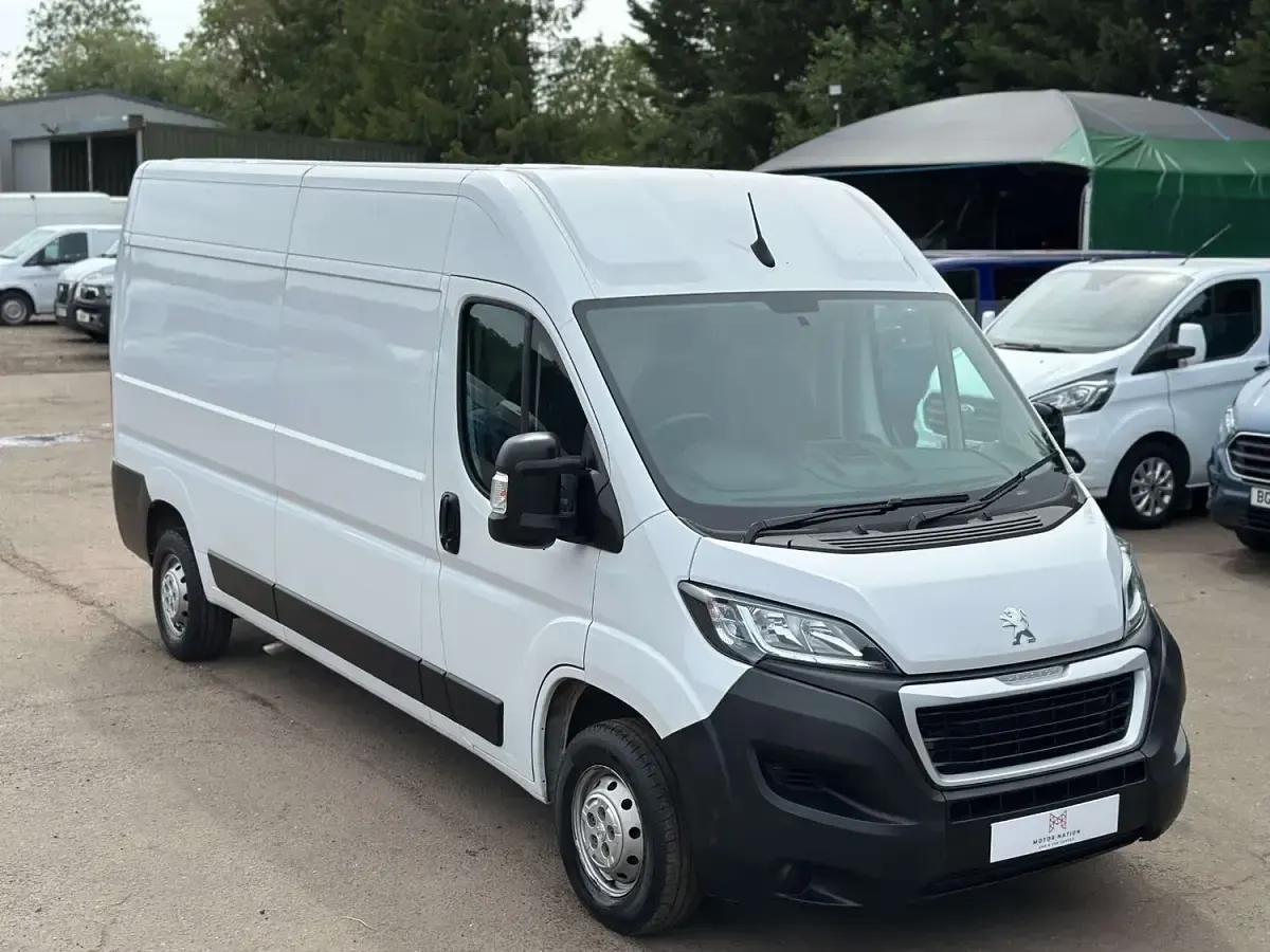 Used Peugeot Boxer Premium 140 HP (102 kW) 2024 White Van