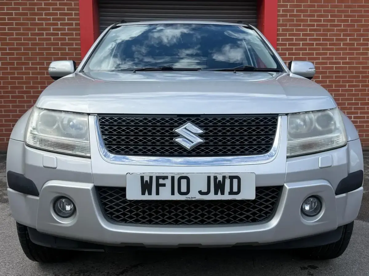 Used Suzuki Grand Vitara SZ5 129 HP (94 kW) 2010 Silver SUV