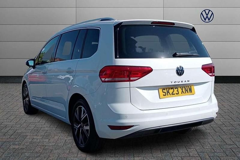 Usado VW Touran SEL 150 HP (110 kW) 2023 Branco Monovolume