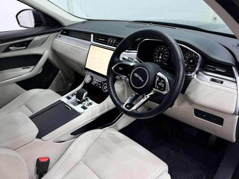 Used Jaguar F-Pace R-Dynamic 404 HP (297 kW) 2021 Blue SUV