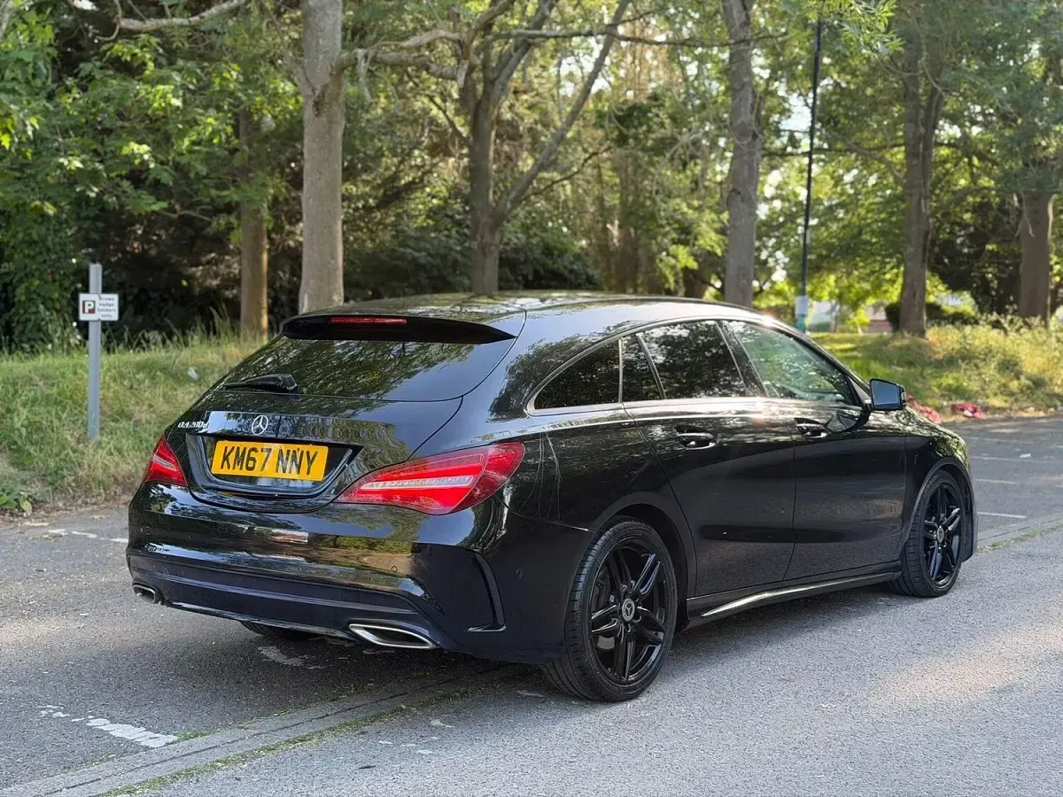 Used Mercedes CLA200 Shooting Brake AMG line 136 HP (100 kW) 2017 Black Estate