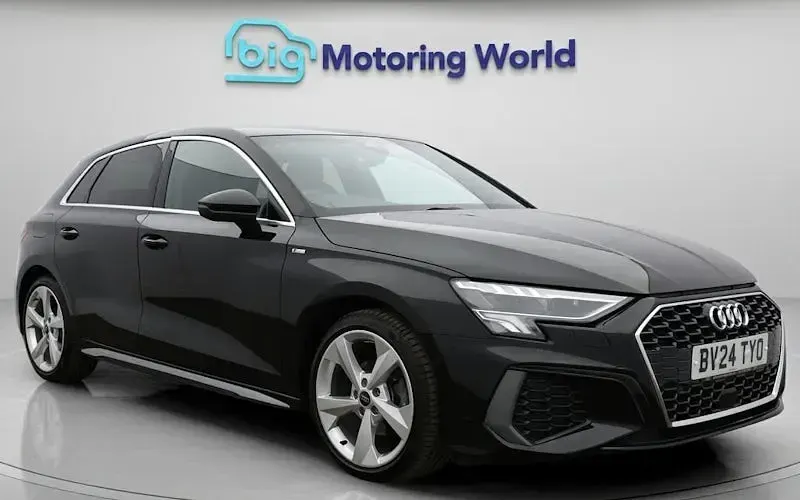 Begagnad Audi A3 Sportback S-Line 150 HK (110 kW) 2024 Halvkombi