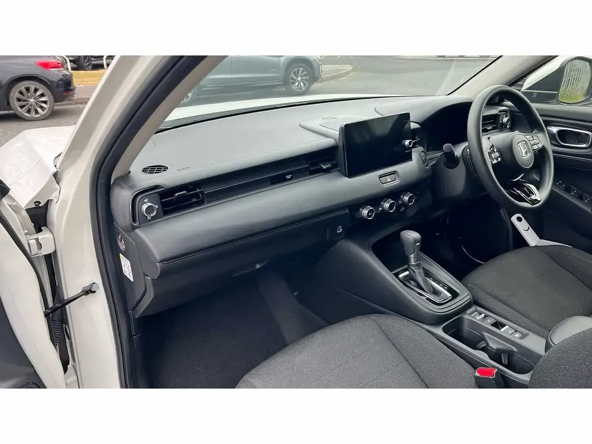 Used Honda HR-V Elegance 131 HP (96 kW) 2023 White SUV