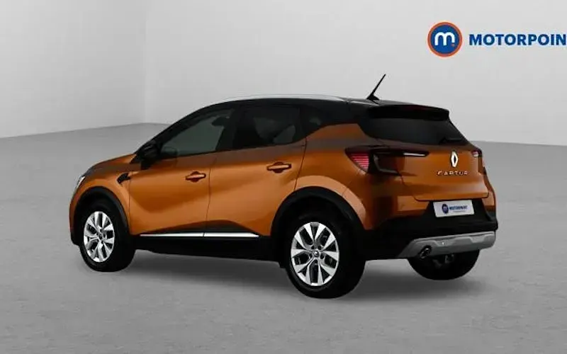 Used Renault Captur Iconic 140 HP (102 kW) 2021 Orange/black SUV