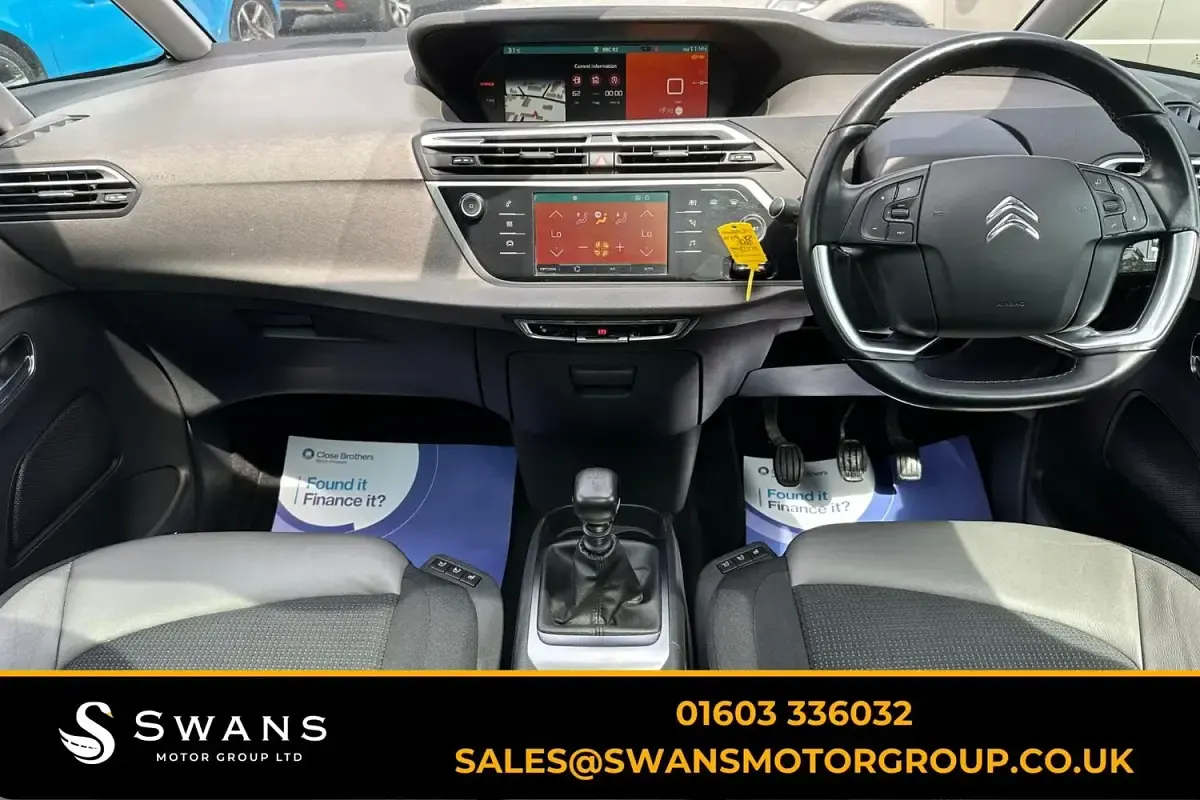Used Citroën C4 Flair 2018 Red MPV
