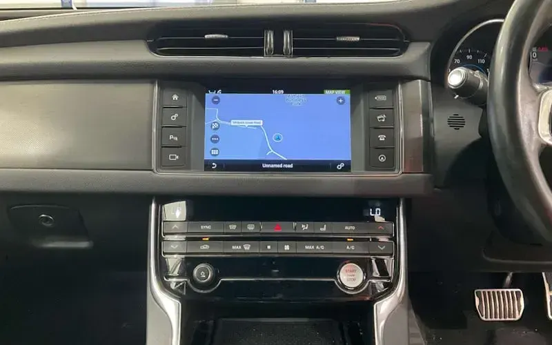 Used Jaguar XF S 300 HP (220 kW) 2016 Silver Sedan