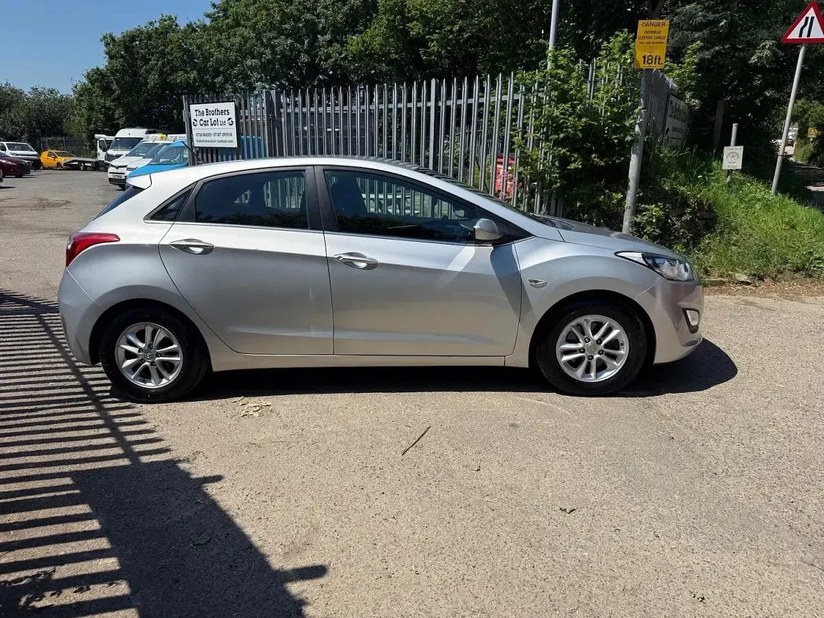 Used Hyundai i30 SE 110 HP (80 kW) 2015 Silver Hatchback
