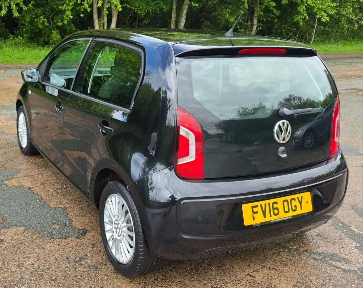 Begagnad VW up! high up! 2016 Svart Halvkombi