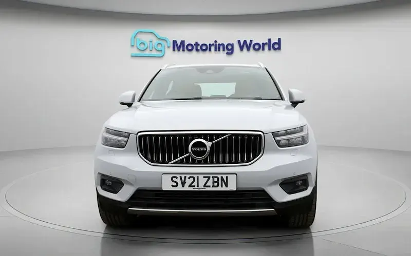 Second-hand Volvo XC40 Inscription 163 CP (119 kW) 2021 Argintiu SUV